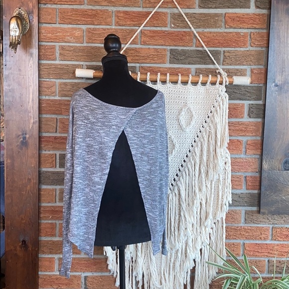 πΉ Material Girl Crop Sweater - Picture 2 of 5